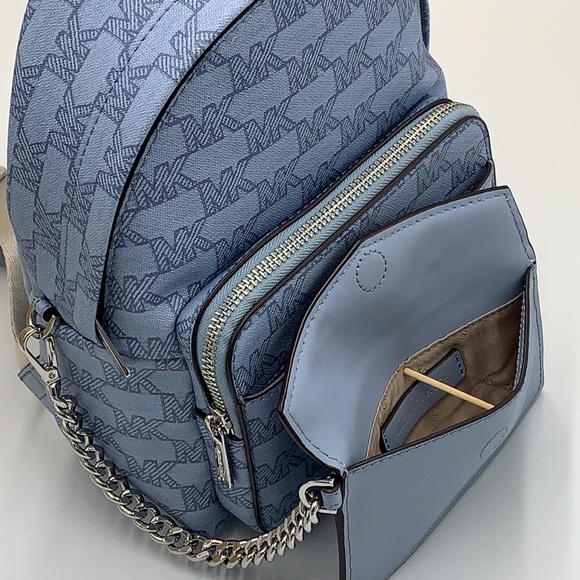 MICHAEL KORS
Maisie Extra-Small Pebbled Leather 2-in-1 Backpack
Pale Blue
NWT - Picture 13 of 16